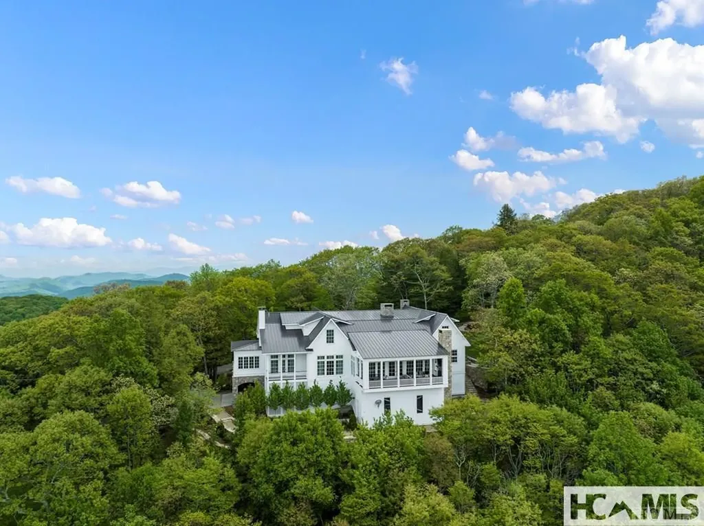 2808 Big Sheepcliff Road Cashiers NC 28717