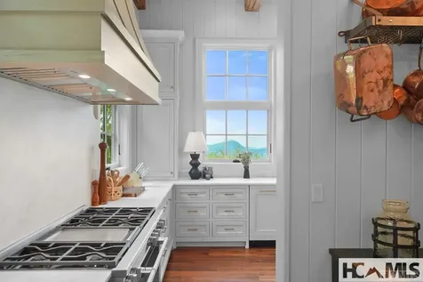 2808 Big Sheepcliff Road Cashiers NC 28717