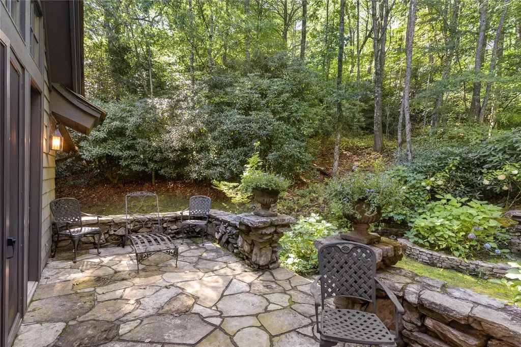 951 Cherokee Trace Cashiers NC 28717