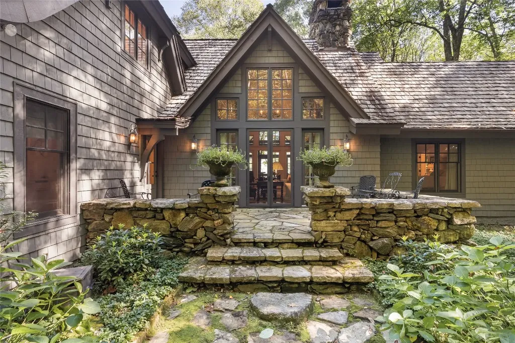 951 Cherokee Trace Cashiers NC 28717