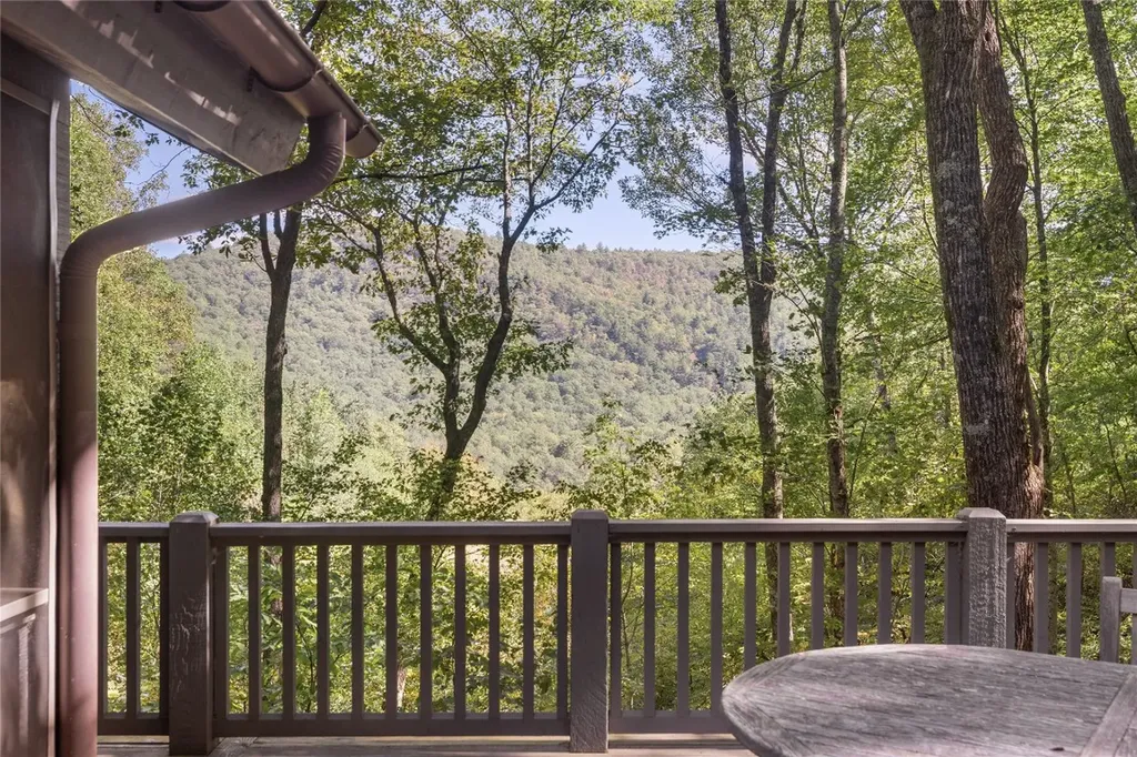 951 Cherokee Trace Cashiers NC 28717