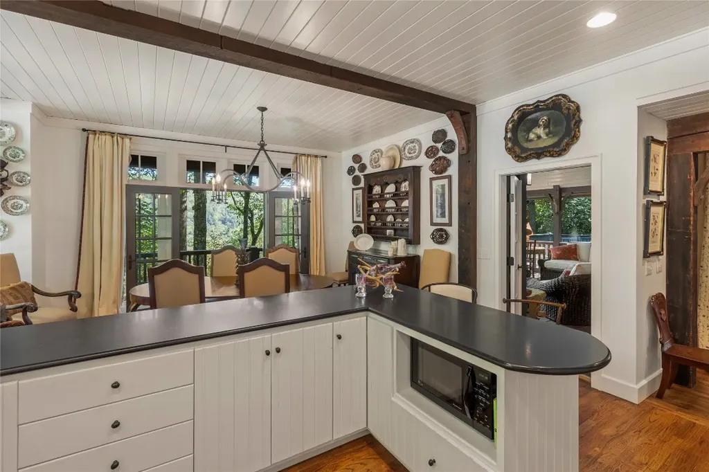 951 Cherokee Trace Cashiers NC 28717