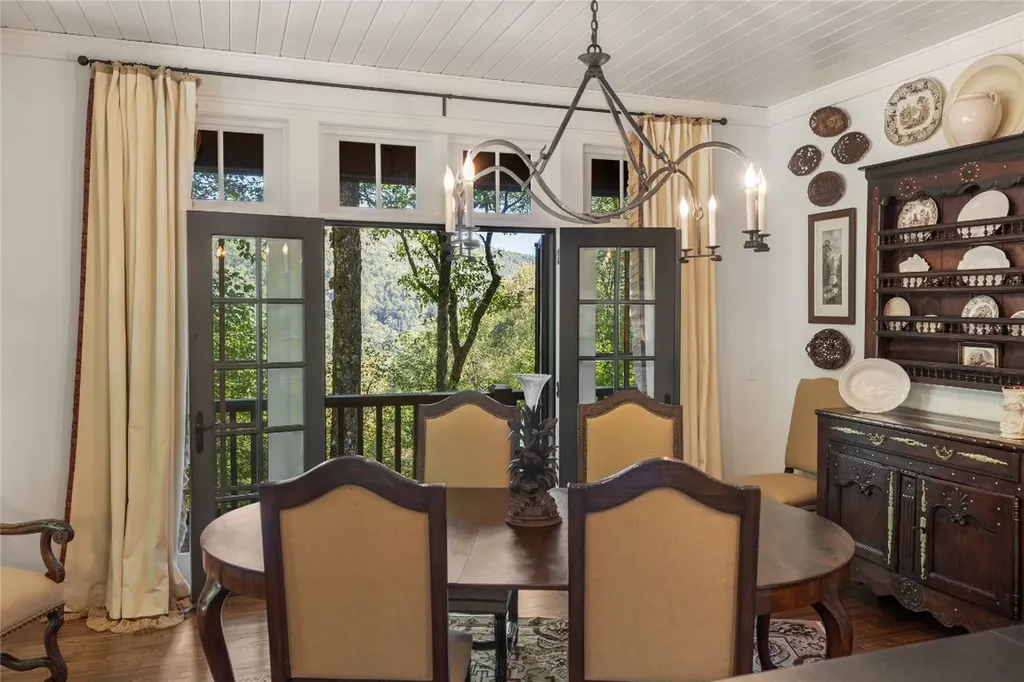 951 Cherokee Trace Cashiers NC 28717