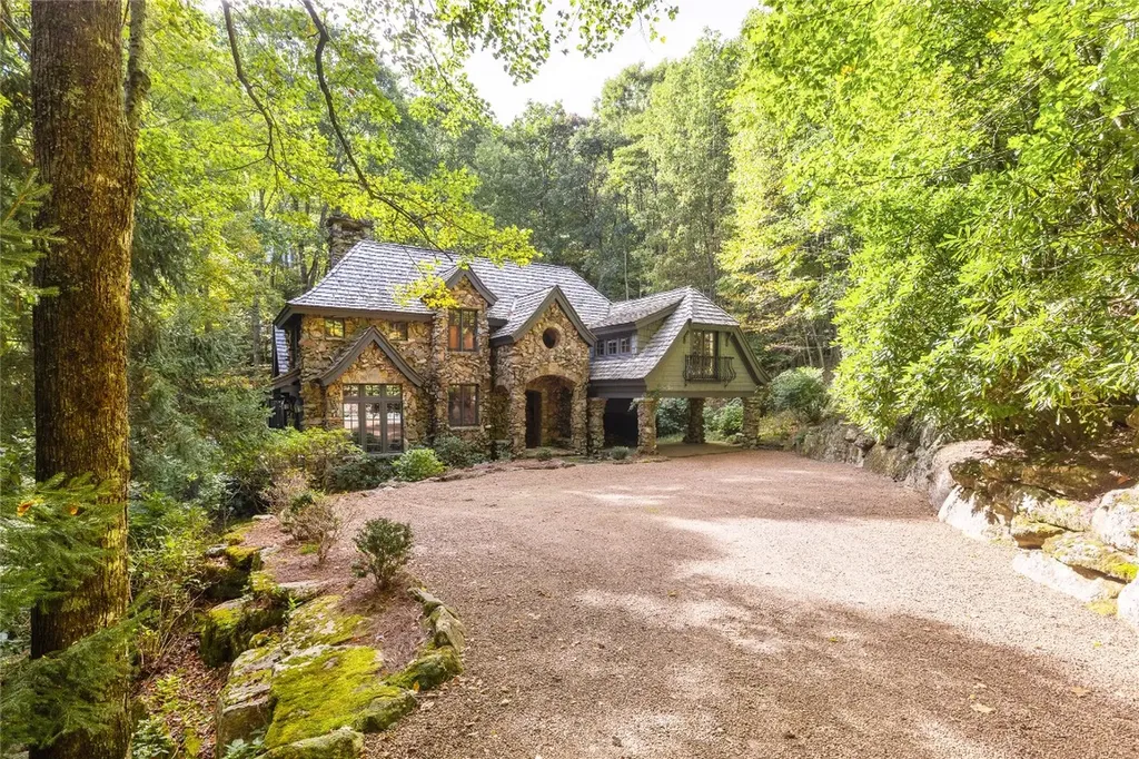 951 Cherokee Trace Cashiers NC 28717