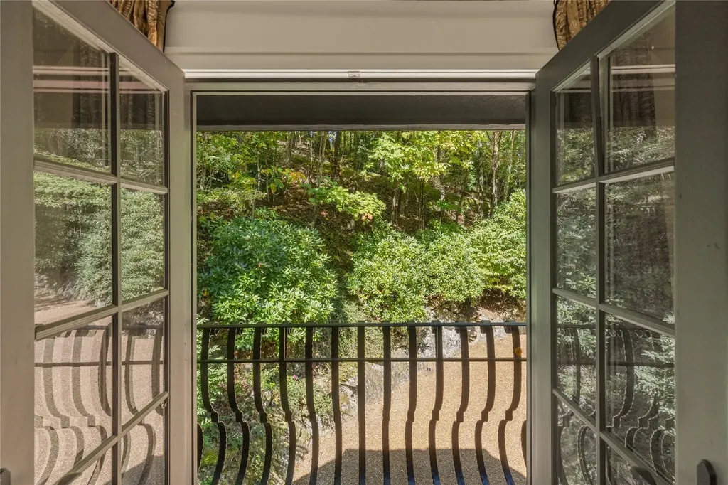 951 Cherokee Trace Cashiers NC 28717