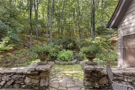 951 Cherokee Trace Cashiers NC 28717