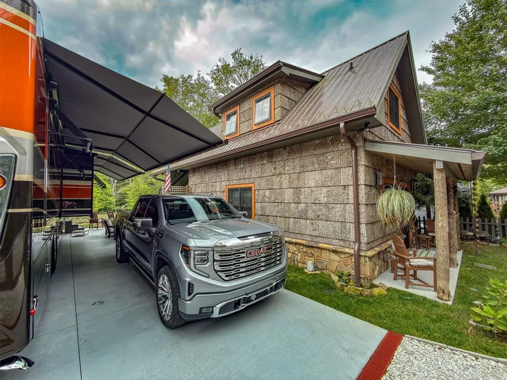 111 Wildflower Road Scaly Mountain NC 28775