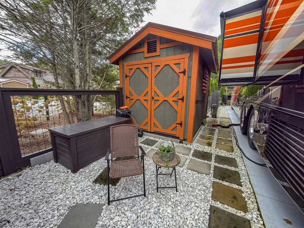 111 Wildflower Road Scaly Mountain NC 28775