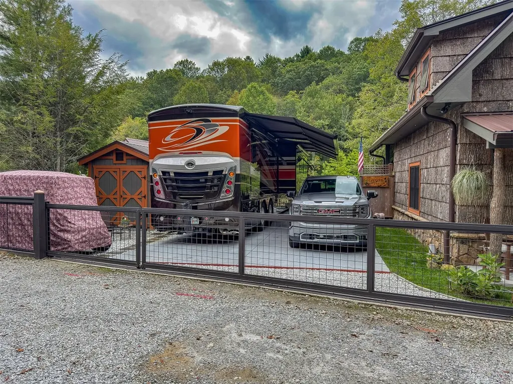 111 Wildflower Road Scaly Mountain NC 28775