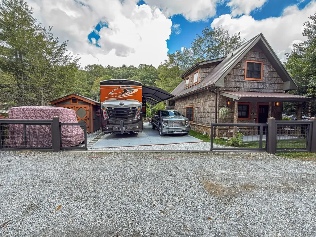 111 Wildflower Road Scaly Mountain NC 28775