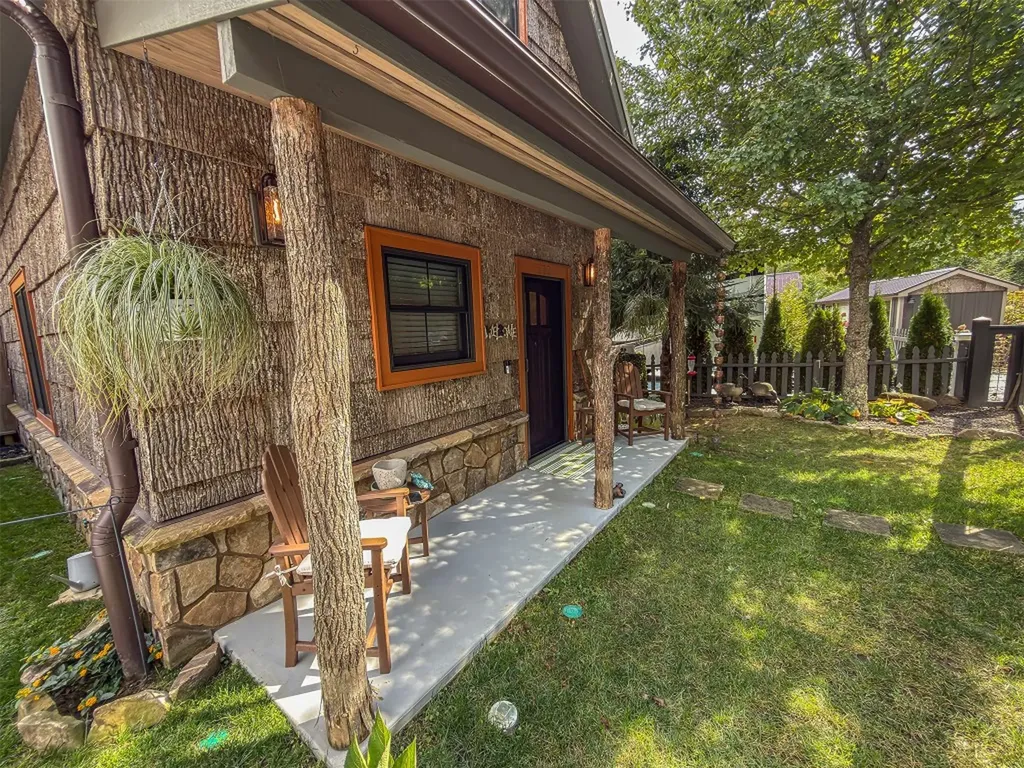 111 Wildflower Road Scaly Mountain NC 28775