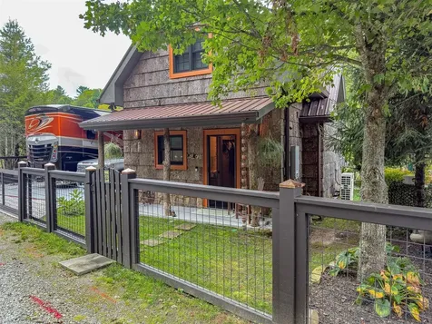 111 Wildflower Road Scaly Mountain NC 28775