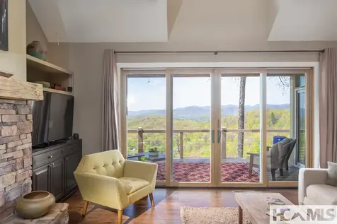 129 Skyline Park Drive Franklin NC 28734