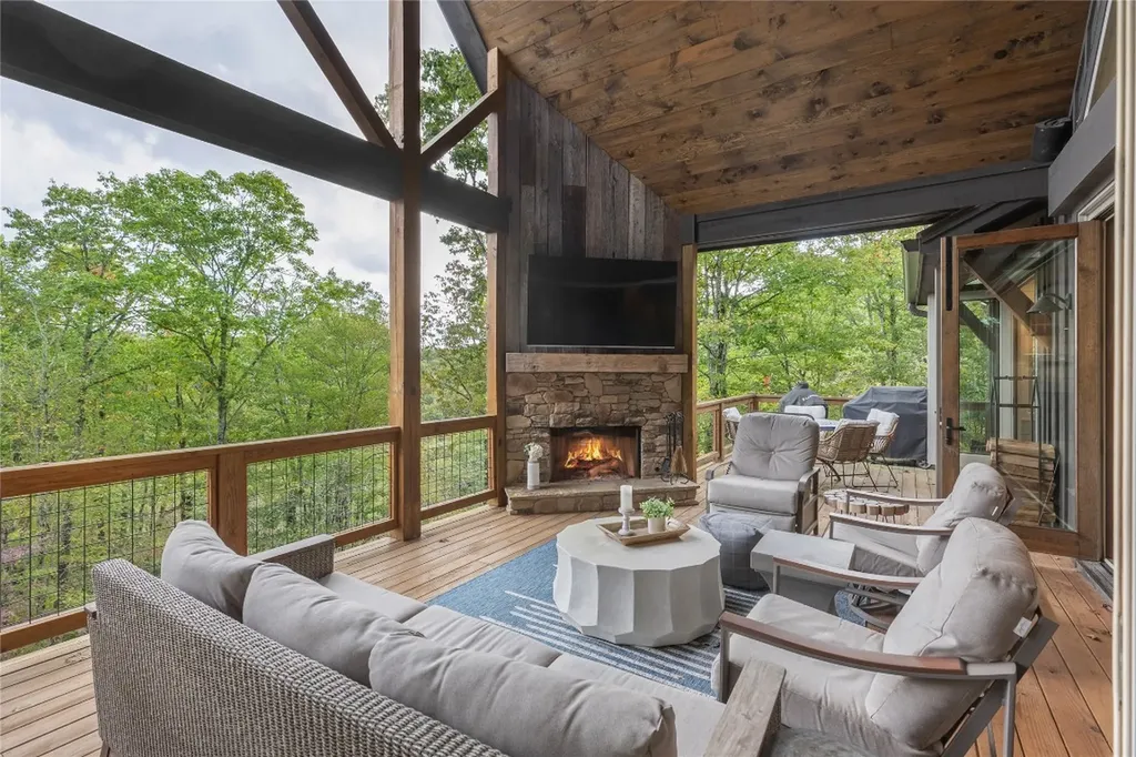 114 Settler's Rest Road Glenville NC 28736