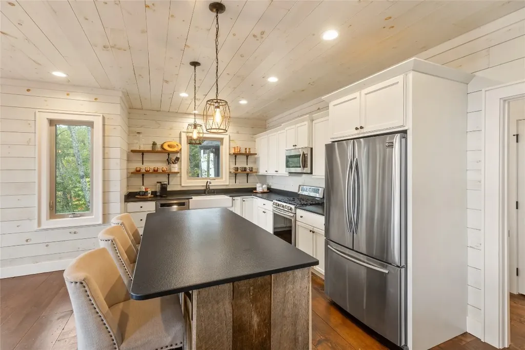 114 Settler's Rest Road Glenville NC 28736