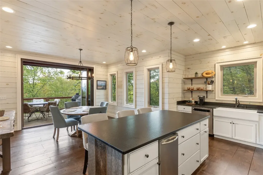 114 Settler's Rest Road Glenville NC 28736