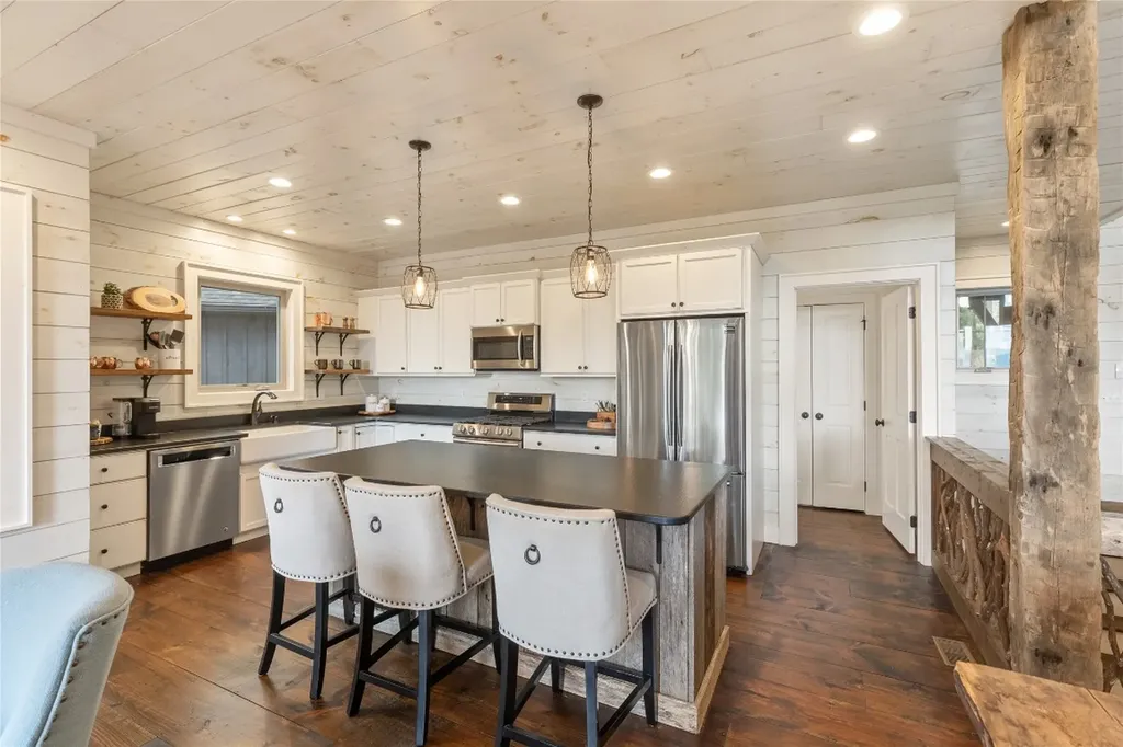 114 Settler's Rest Road Glenville NC 28736