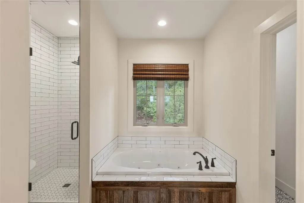 114 Settler's Rest Road Glenville NC 28736