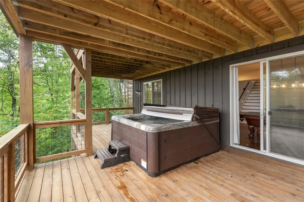 114 Settler's Rest Road Glenville NC 28736