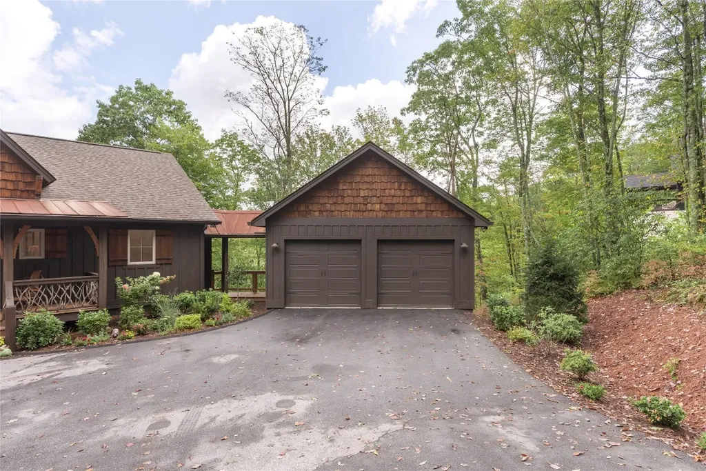 114 Settler's Rest Road Glenville NC 28736