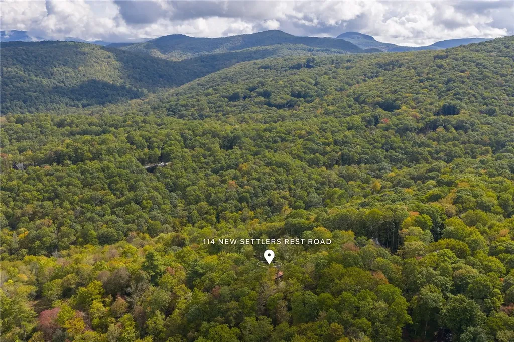 114 Settler's Rest Road Glenville NC 28736