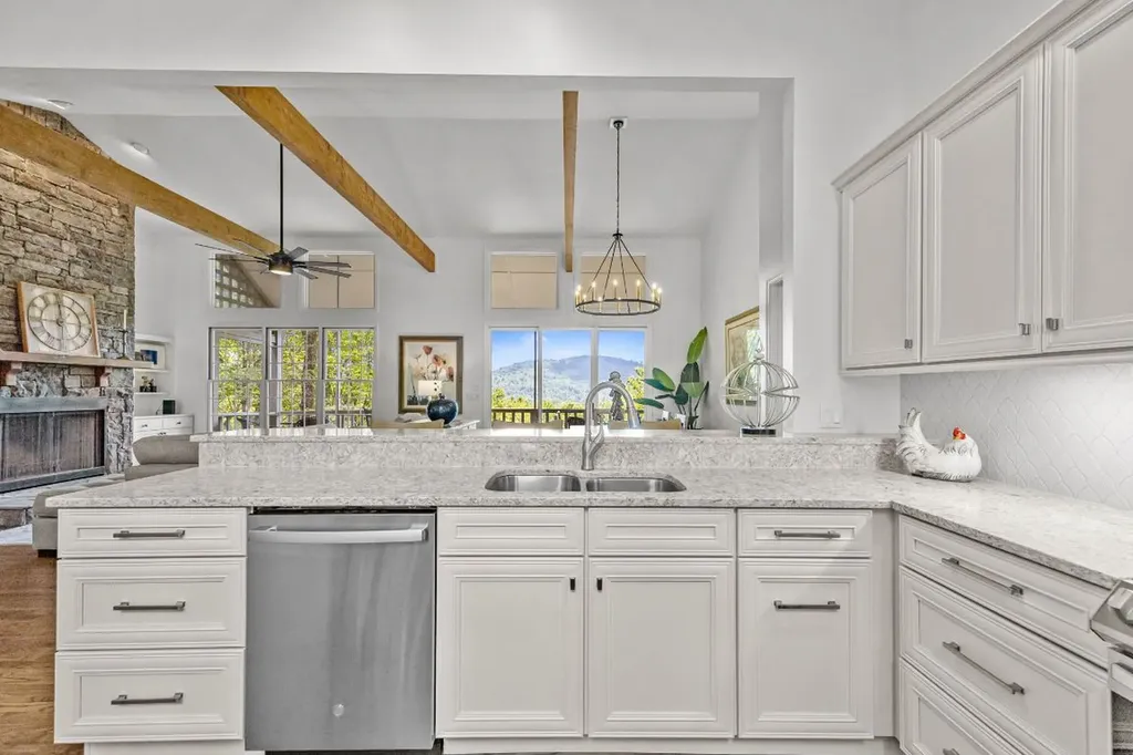 294 Club Colony Lane Lake Toxaway NC 28747