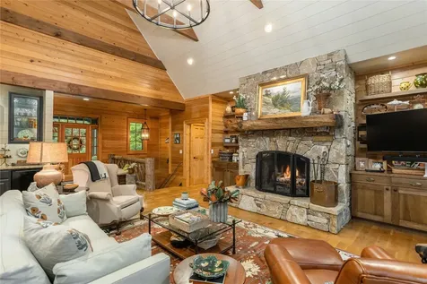 139 Foxglove Trail Cashiers NC 28717