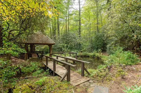 139 Foxglove Trail Cashiers NC 28717