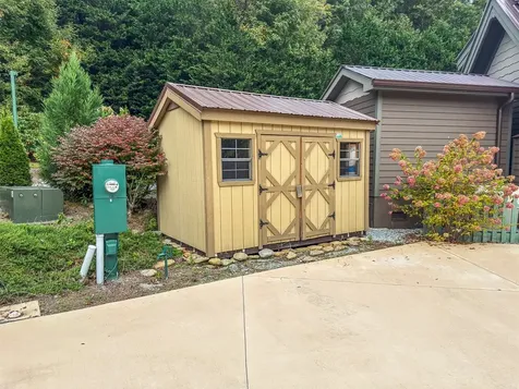 19 Highlands Way Scaly Mountain NC 28775