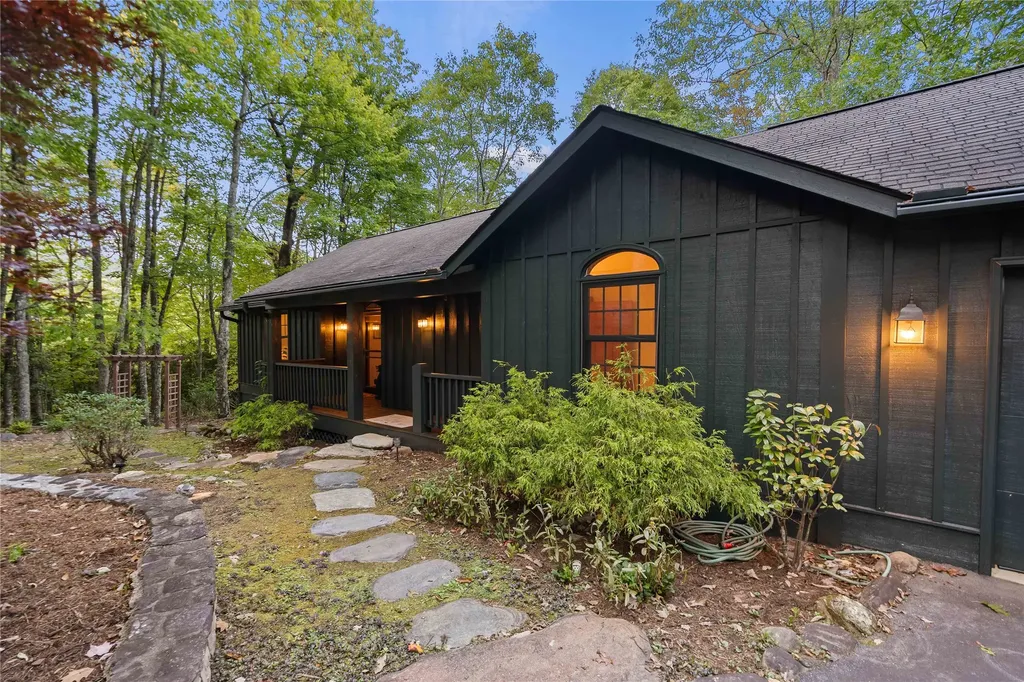 51 Clawsfoot Court Sapphire NC 28774