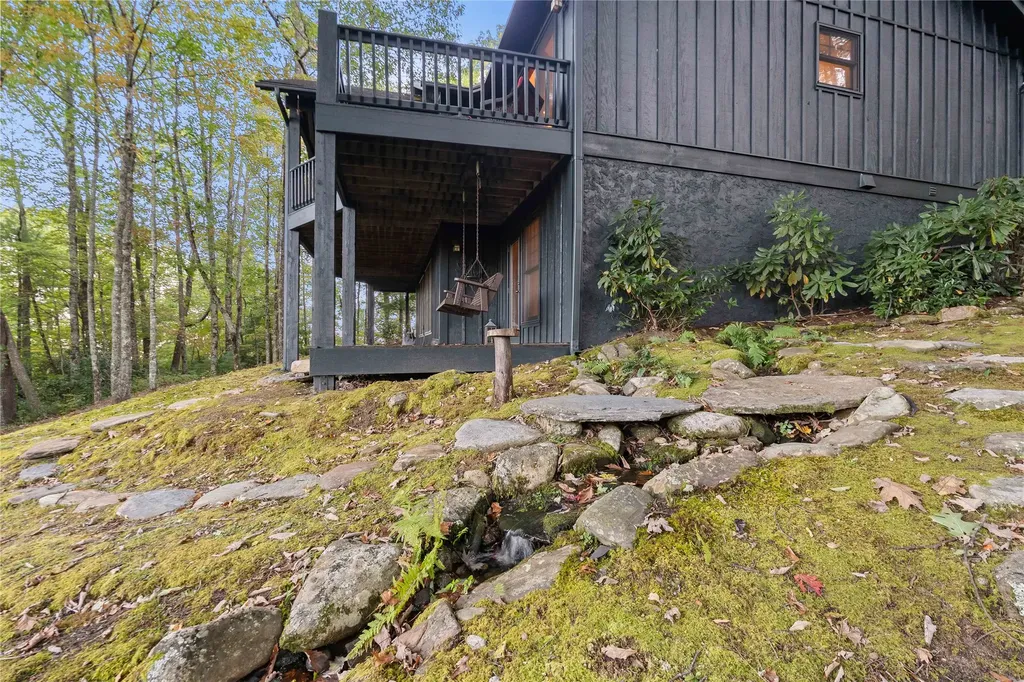 51 Clawsfoot Court Sapphire NC 28774