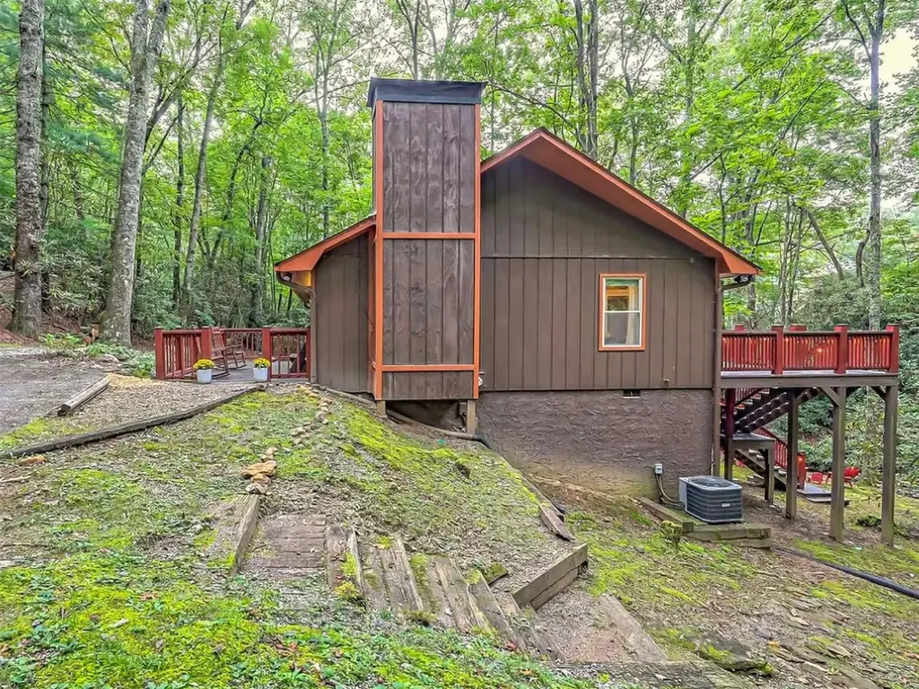 767 Driver Lane Sky Valley GA 30537