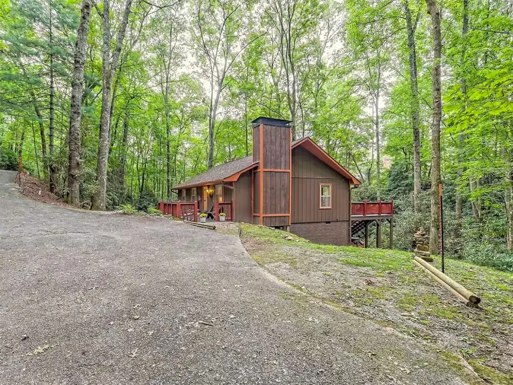 767 Driver Lane Sky Valley GA 30537