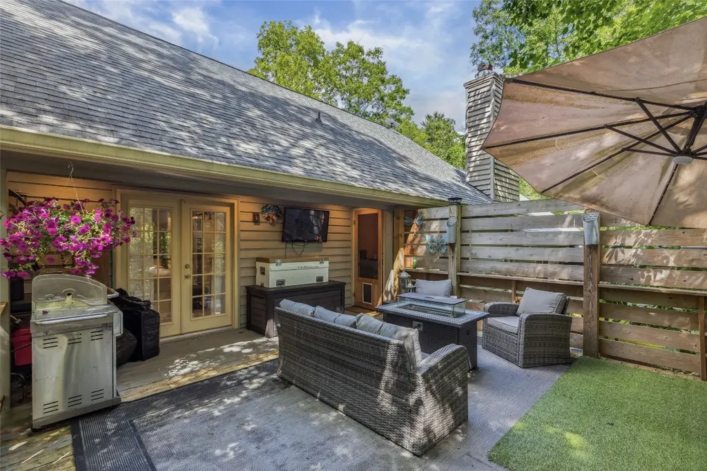 27 Dwarf Mountain Road Sapphire NC 28774