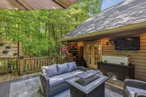 27 Dwarf Mountain Road Sapphire NC 28774