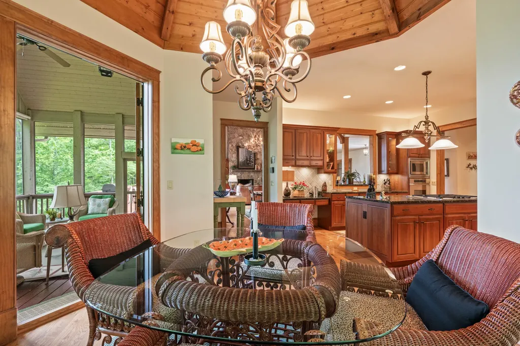150 Old Hunters Run Cashiers NC 28717