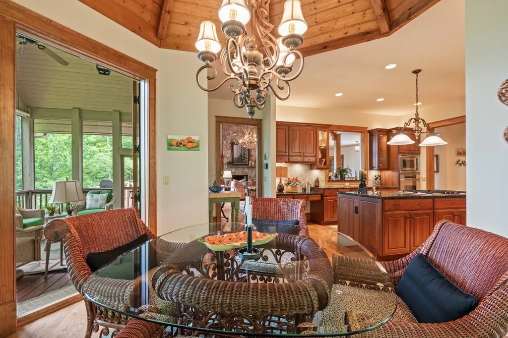 150 Old Hunters Run Cashiers NC 28717