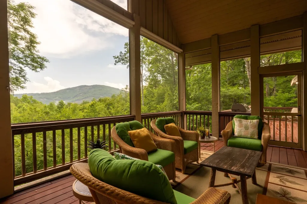 150 Old Hunters Run Cashiers NC 28717