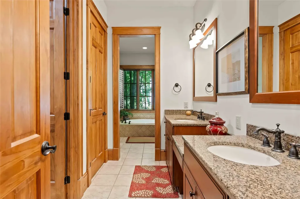 150 Old Hunters Run Cashiers NC 28717
