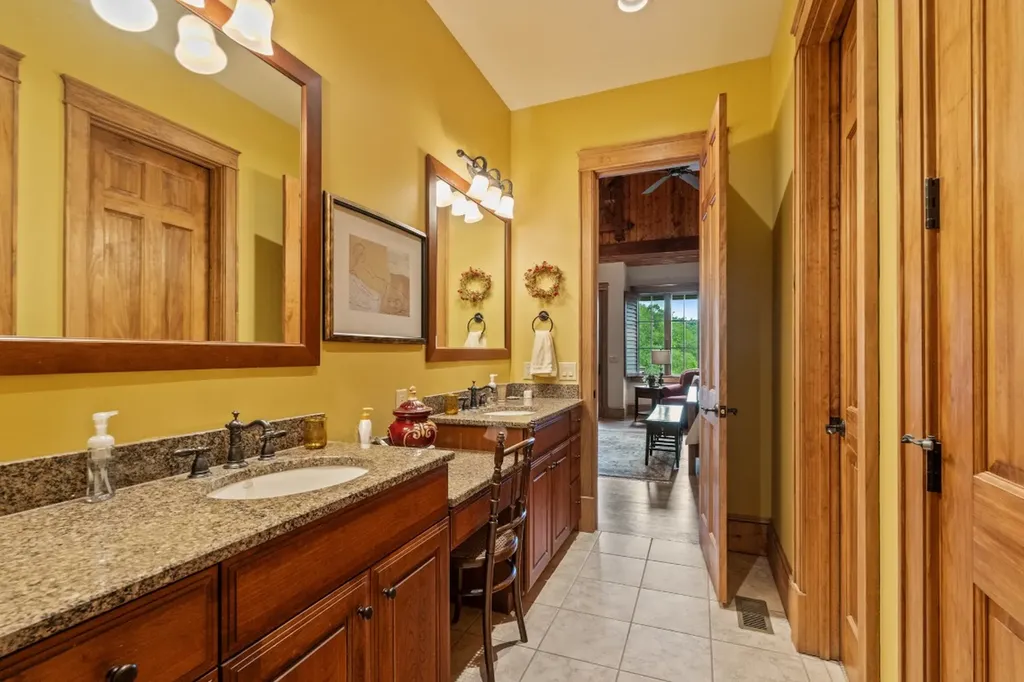 150 Old Hunters Run Cashiers NC 28717