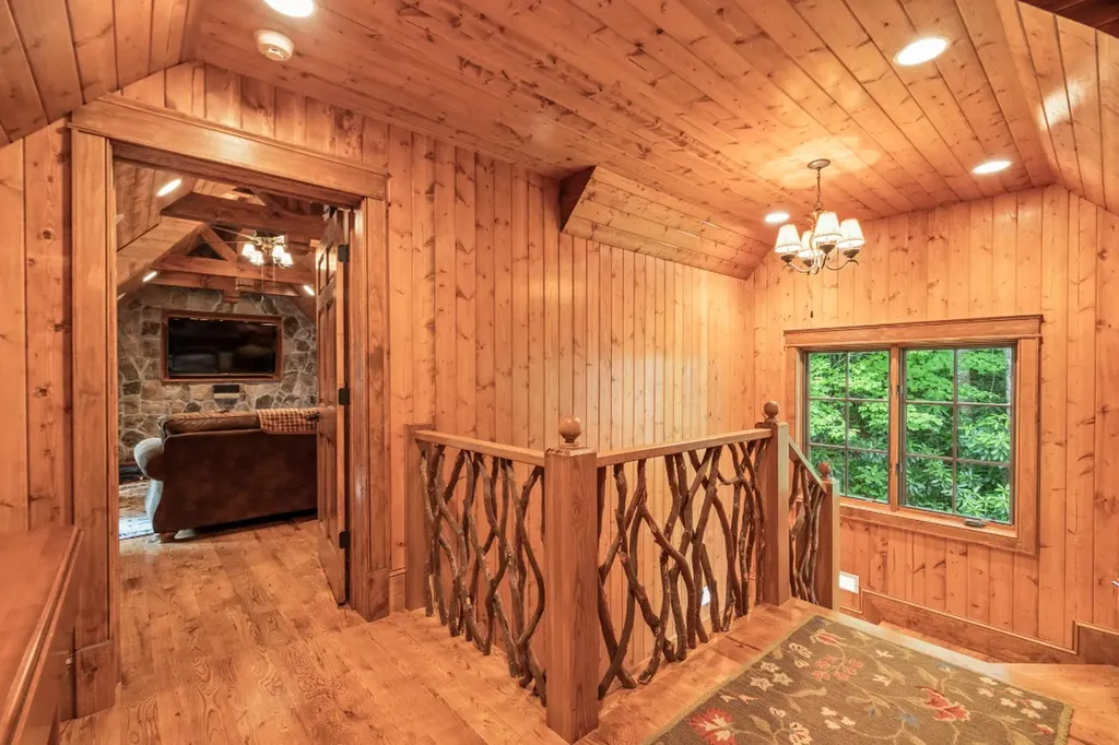 150 Old Hunters Run Cashiers NC 28717