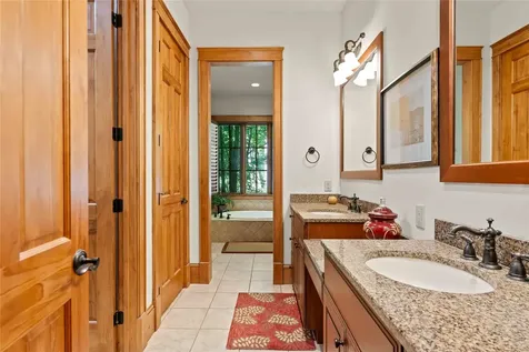 150 Old Hunters Run Cashiers NC 28717
