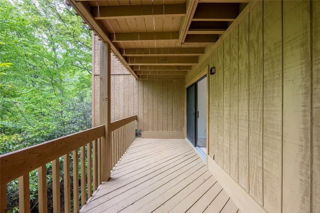 233 Meadow Way Sapphire NC 28774