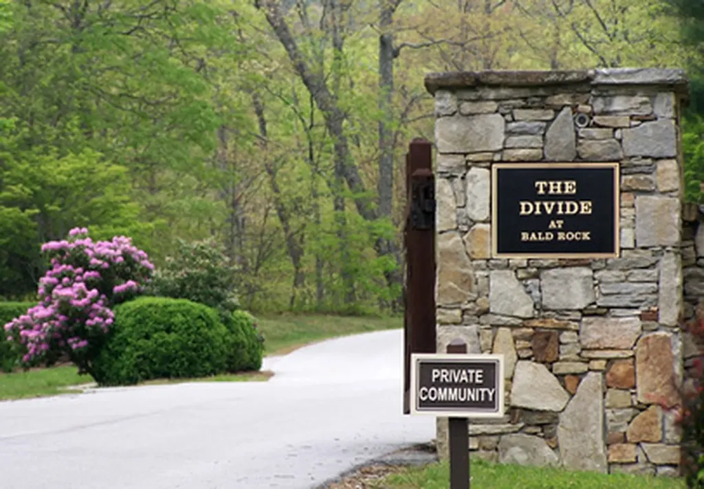 Lot 20 Speckled Feather Pass Sapphire NC 28774