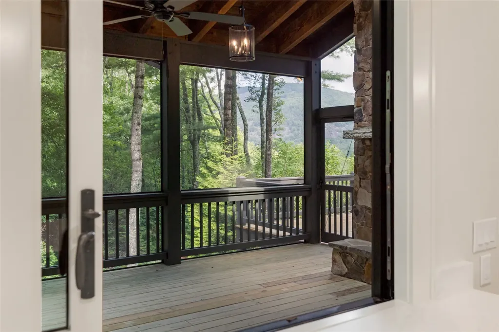 895 W Rochester Drive Cashiers NC 28717