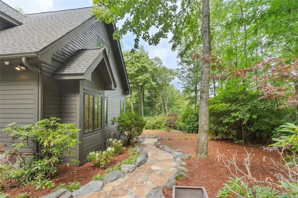 895 W Rochester Drive Cashiers NC 28717