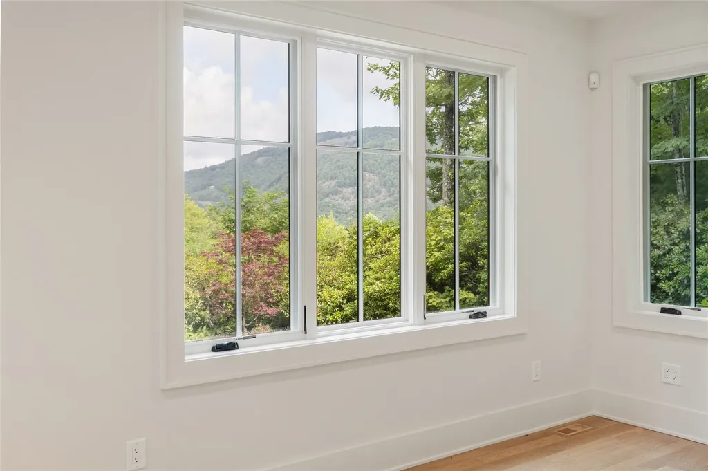 895 W Rochester Drive Cashiers NC 28717