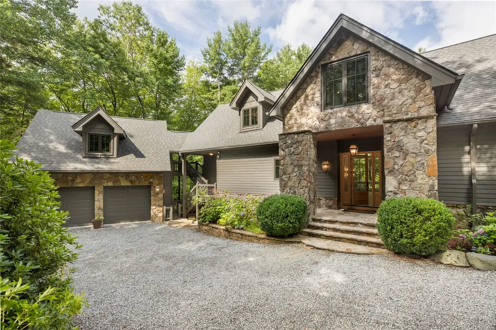895 W Rochester Drive Cashiers NC 28717