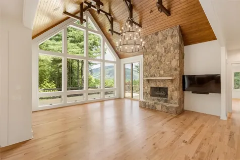 895 W Rochester Drive Cashiers NC 28717