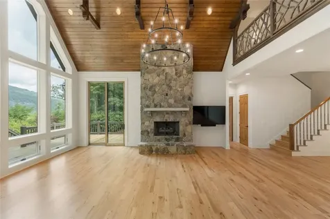 895 W Rochester Drive Cashiers NC 28717